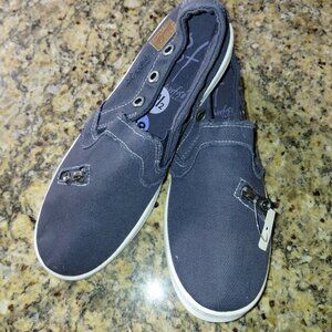 Blowfish Malibu NWT 8.5M Mariachi Slip on Sneakers with Zipper Accent Comfort